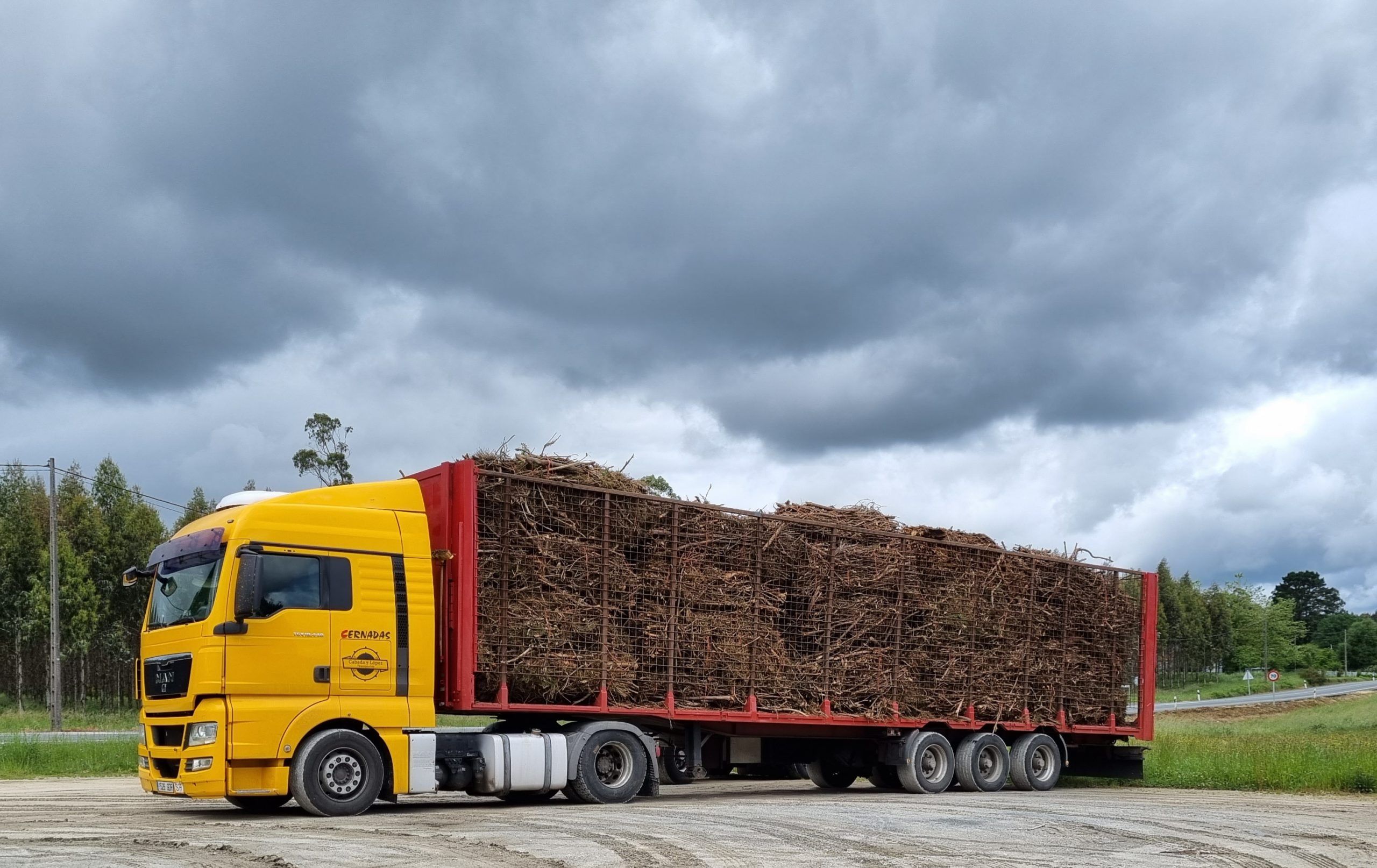 Transporte de biomasa empacada